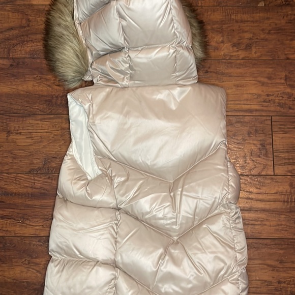 GAP Kids Down Fill Vest NWT - Picture 3 of 3